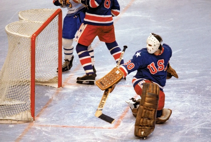 Early Life and Interest in Hockey
